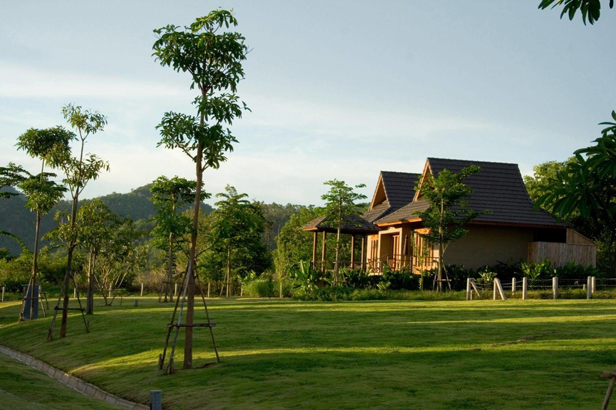 Guti Resort By Aka HHQ Buitenkant foto